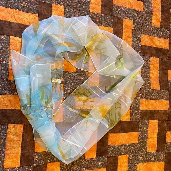 Beautiful Sheer Scarf from Bulgaria - Picture 4 of 7